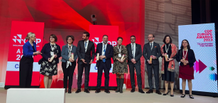 CDP Europe Awards -palkintotilaisuudessa ilmastokaupunkitunnustuksen saaneiden kaupunkien johtajia