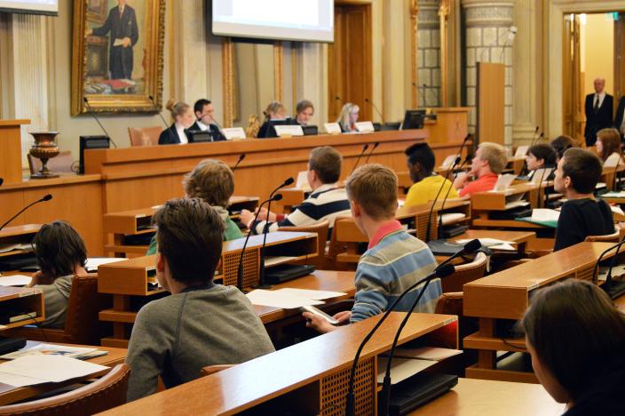 Nuorisovaltuusto Turun kaupungintalolla. (Kuva: Turun kaupunki )