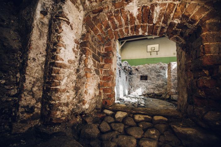 Medeltida källarstrukturer i de arkeologiska utgrävningarna vid Katedralskolan. (Foto: Heikki Räisänen)