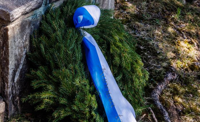 Seppele kansallisen veteraanipäivän kunniaksi. (Kuva: Esko Keski-oja)