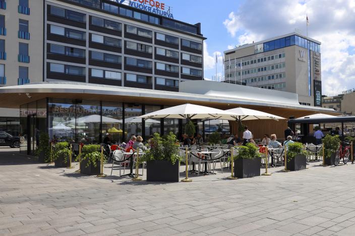 Kauppatorin paviljongit ovat saaneet useita palkintoja. (Kuva: Janina Ahlqvist)