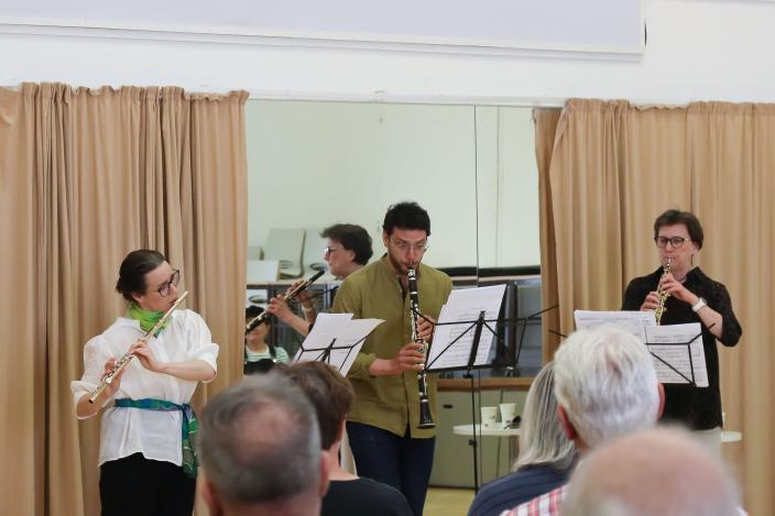 Turun filharmoninen orkesteri soittaa Auralan alueolohuoneessa. (Kuva: Oona Kokko)