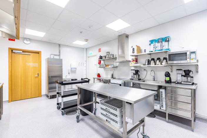 Monitoimitalo Riimin yhteiskeittiö varusteineen. (Kuva: Heikki Räisänen)