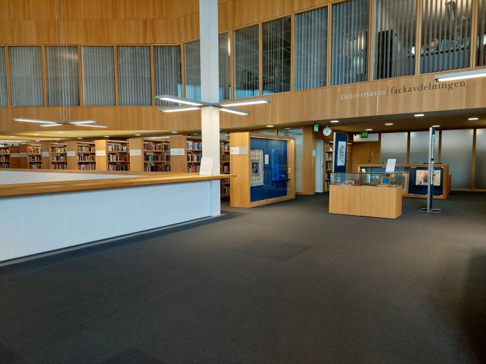 Pääkirjaston tieto-osaston näyttelytila. (Kuva: Suvi Kiukas)