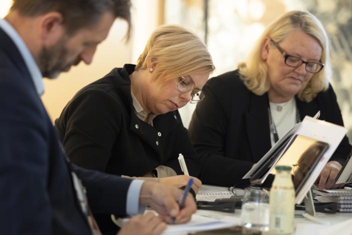 Pormestari Piia Elo osallistumassa Bloomberg LSE -hankkeen johtajakoulutukseen. (Kuva: Oliver Dixon)