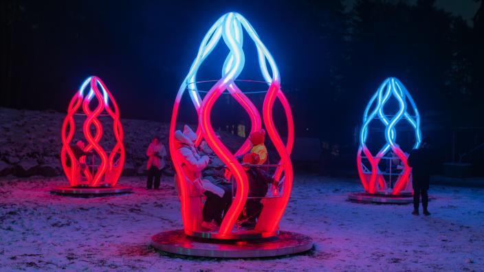 Lotus pods -valotaideteos. (Foto: Rami Saarikorpi)