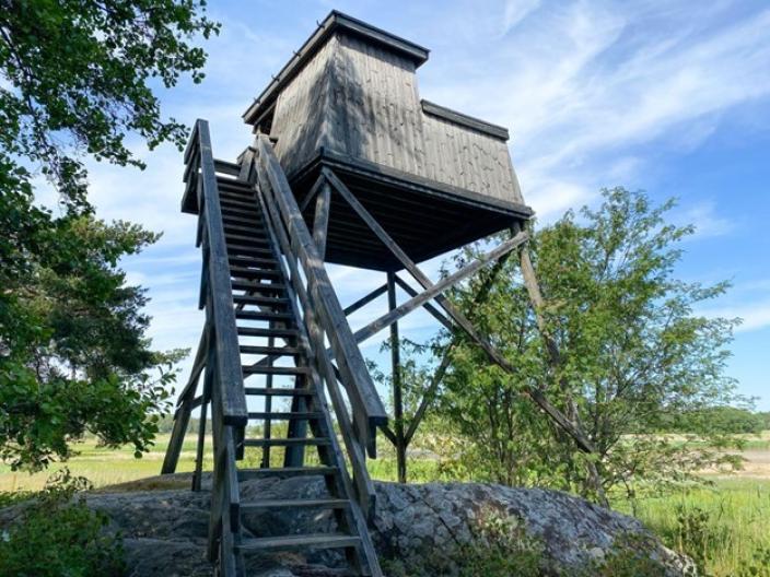 Friskalanlahden lintutorni.