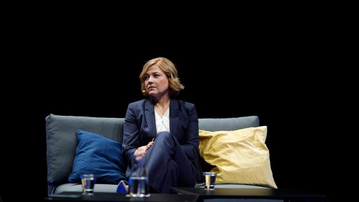 Eurooppa-foorumin 2025 kuvituskuva Henna Virkkusesta. (Picture: Jaska Poikonen)