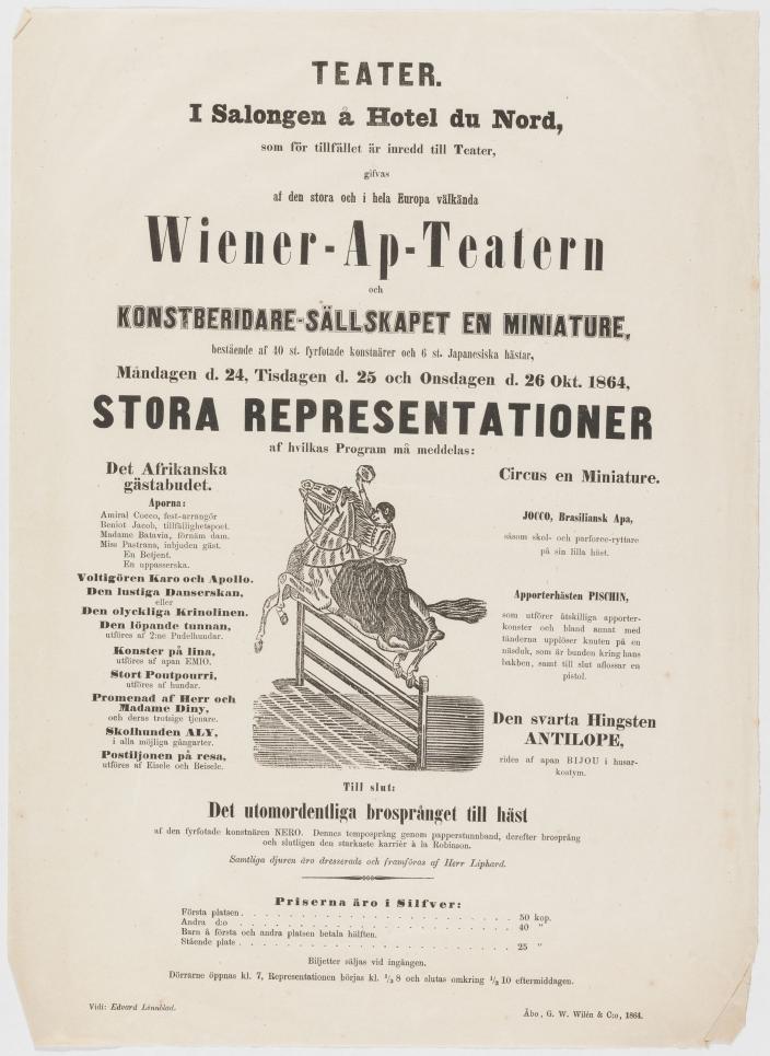 Vanha ruotsinkielinen mustavalkoinen sirkusjuliste, jonka kuvituskuvassa apina hyppää hevosella esteen yli. (Kuva: Pihla Kuulas)