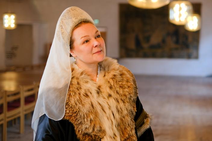 Katarina Jagellonicaksi pukeutunut henkilö. (Kuva: Bengt Selin)