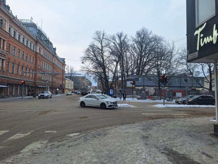 Aurakadun ja Linnankadun risteys. (Kuva: Annamari Nurminen)