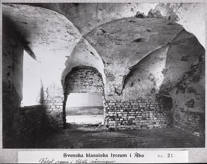 Katedralskolans källarvalv 1913 (Foto: Åbo museicentrum)