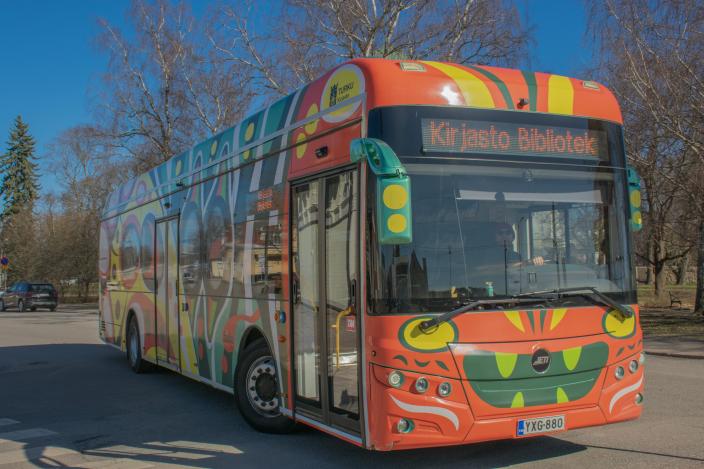 Kirjastoauto Lieke. (Kuva: Allu Vuotila)