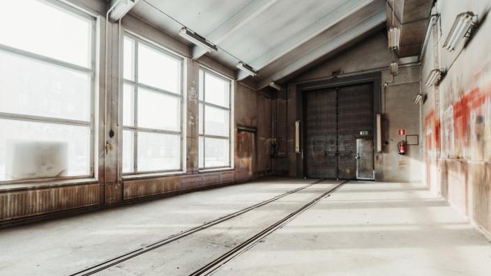 Amiraalistonkadun makasiinin sisätilat. (Kuva: Jussi Virkkumaa)