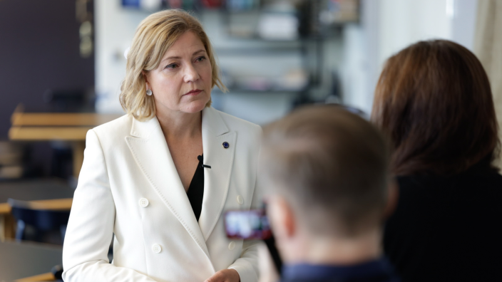 Eurooppa-foorumi 2026, kuvassa näkyy poliitikko Henna Virkkunen. (Kuva: Linda Svarfvar)