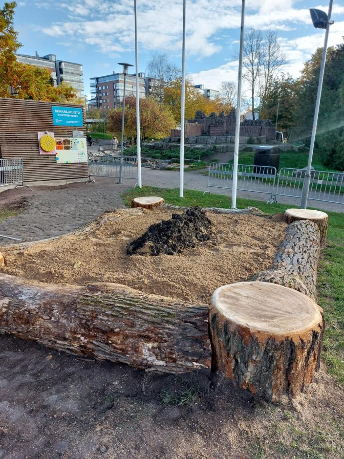 Metsämikrobilaatikko Kupittaanpuistossa. (Kuva: Anna-Kaisa Hatakka)