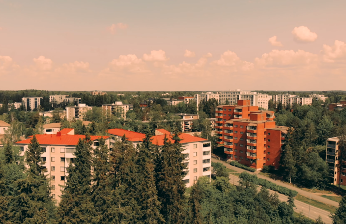 Näkymä Varissuon kerrostaloalueiden ylle.