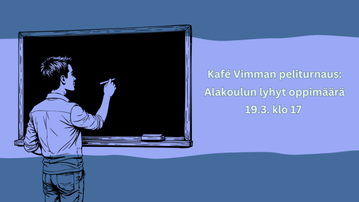 Kuvassa henkilö kirjoittaa liitutaululle. (Kuva: Turun kaupunki)