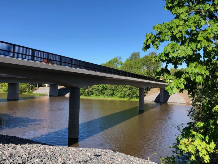 Jalankulun ja pyöräilyn silta Aurajoen yli. (Kuva: Minna Heiniö)