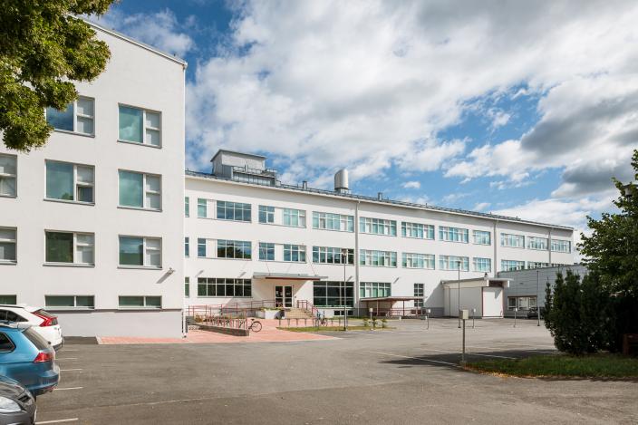 Ulkokuva Turun kansainvälisen koulun uusista tiloista osoitteessa Lemminkäisenkatu 30. (Kuva: Kuva: Hemsö / Kuvatoimisto Kuvio)