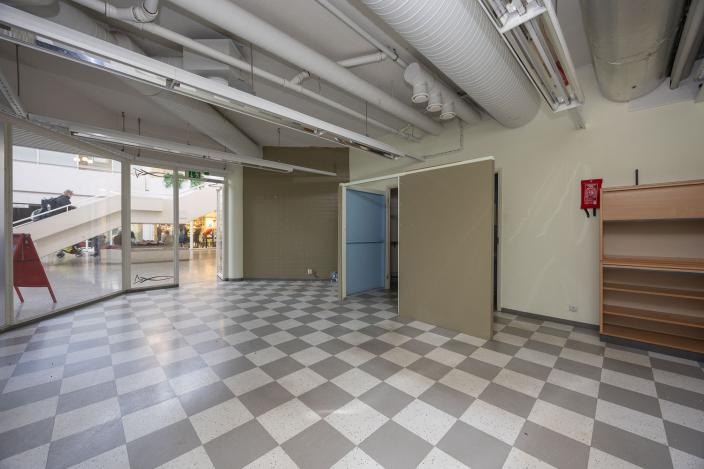 Tyhjä liiketila. (Kuva: Mika Okko)