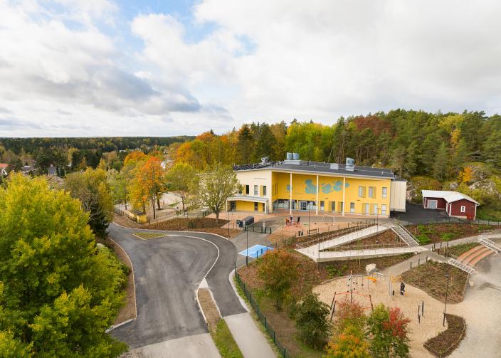 Wäinö Aaltosen koulun lisärakennuksen ilmakuva. Kuvaaja Arco Oy. (Kuva: Arco Oy)