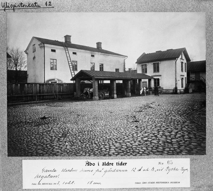 Auran Rautasänkytehtaalla 1.10.1913 töissä olevia hevosia. (Kuva: Hj. Renvall, Turun kaupunginmuseo)